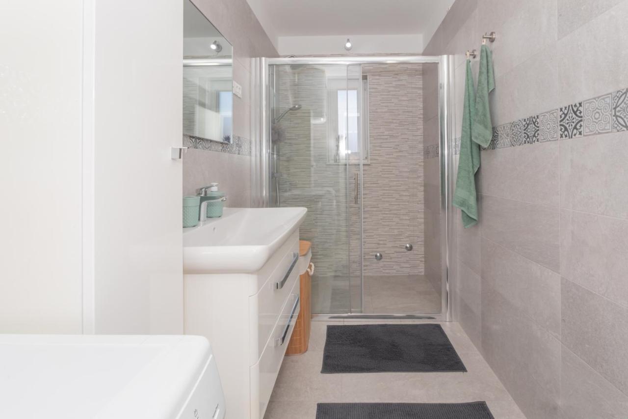 שיבניק Apartments Franchese מראה חיצוני תמונה